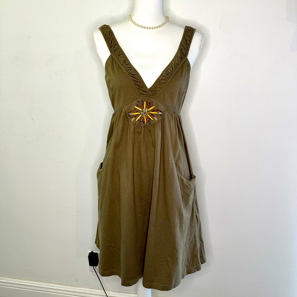 Mark women’s size Medium breaded dress with pockets. Army green color.